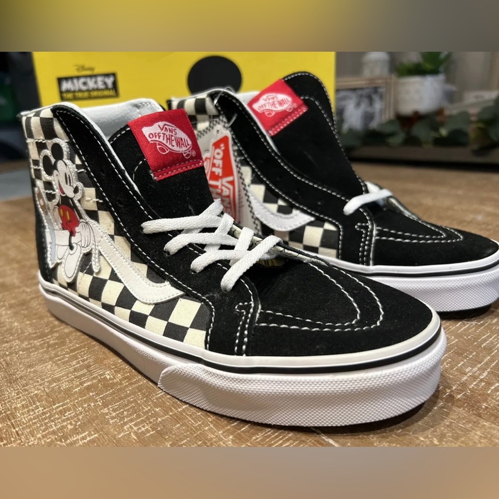 VANS Sk8-Hi Zip Disney Mickey Sneakers Sz 5 Y Women’s 6.5 Limited Edition